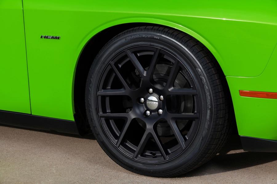  Dodge Challenger R/T Shaker 2015 года  (фото 26 из 54)